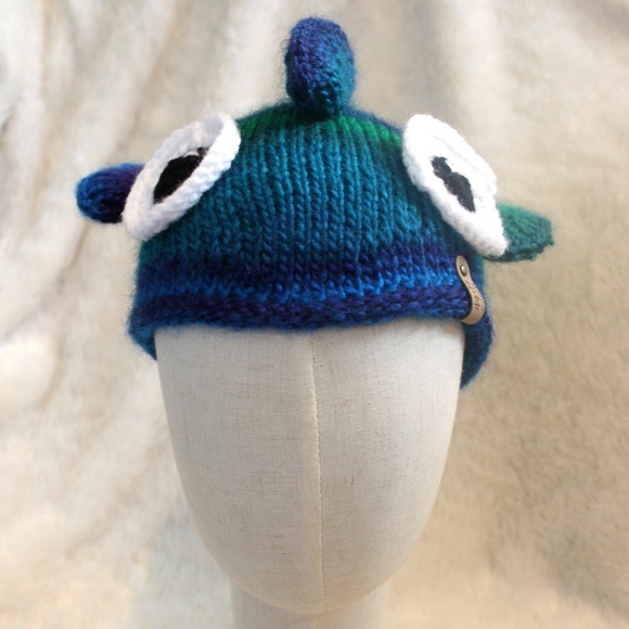 BNWOT Child's Stocking Style Fish Hat Blue Lagoon Colour One Size Fits Most - Picture 2 of 7